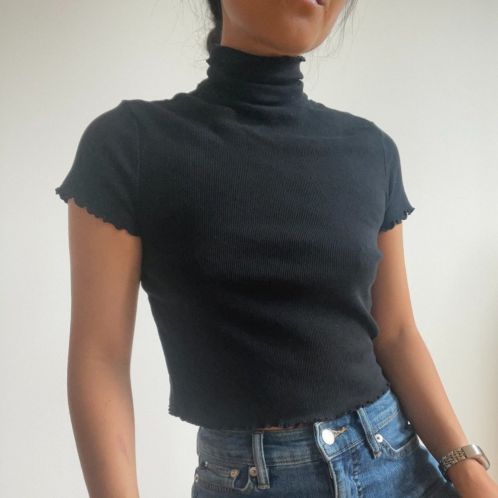 Monki Mockneck Crop Top with frilled edges Size S